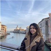 Estudiante de segundo año de arquitectura con un nivel c2 (nativo) en inglés , ofrece clases particulares de inglés en Alcorcón